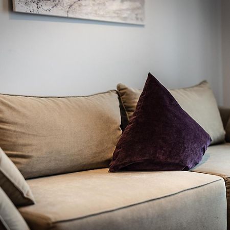 Living Neuburg Aparthotel นอยบวร์ก อันแดร์ โดเนา ภายนอก รูปภาพ