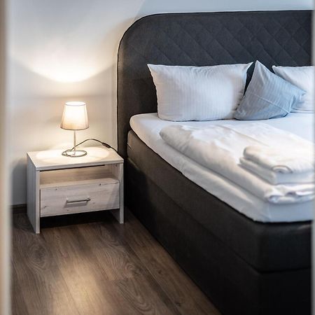 Living Neuburg Aparthotel นอยบวร์ก อันแดร์ โดเนา ภายนอก รูปภาพ