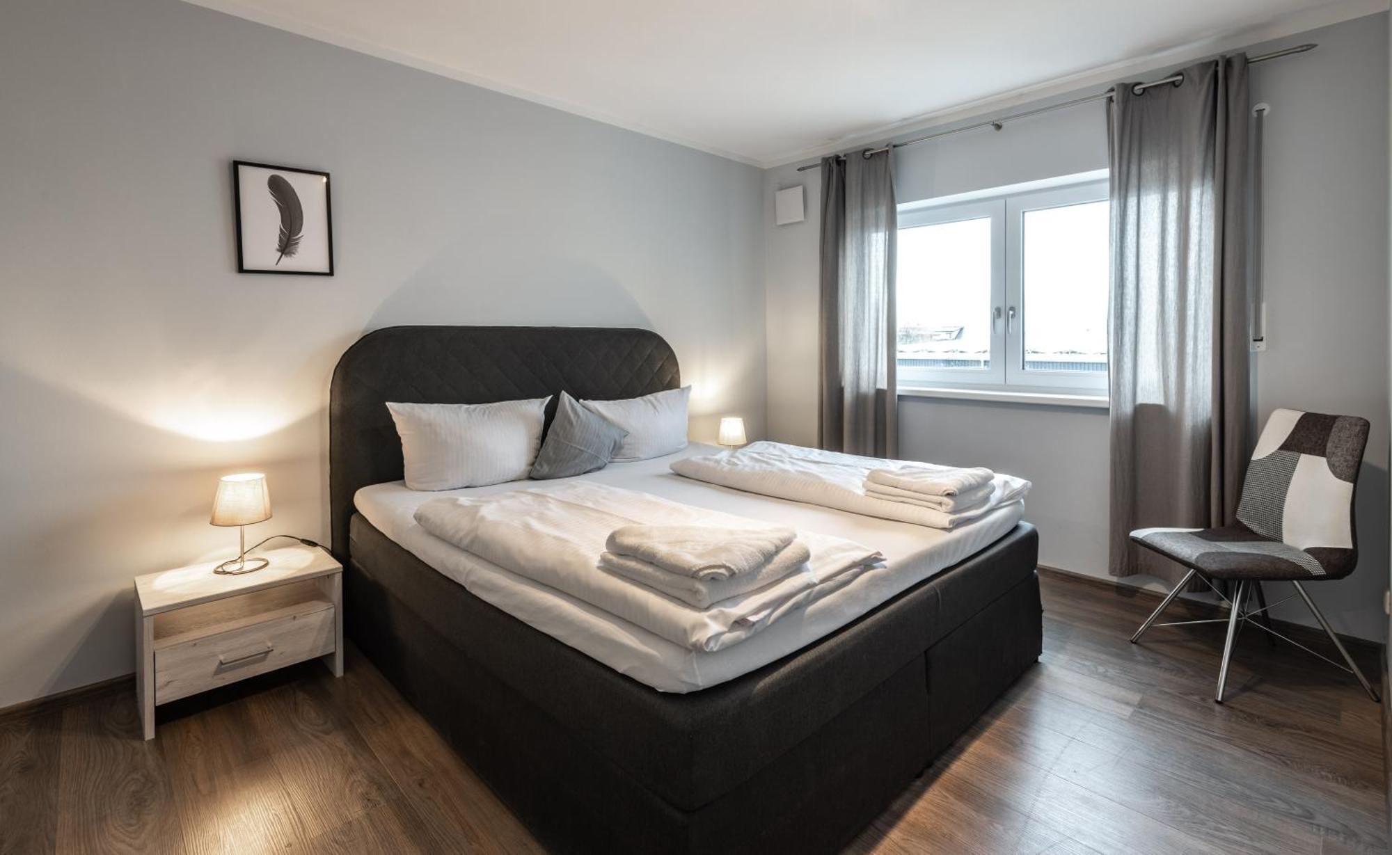 Living Neuburg Aparthotel นอยบวร์ก อันแดร์ โดเนา ภายนอก รูปภาพ